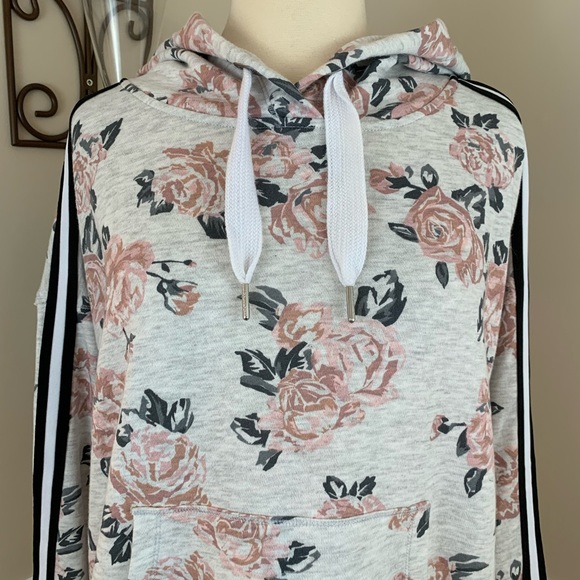 Calvin Klein Rose Spray Printed Cropped Hoodie - Picture 2 of 8